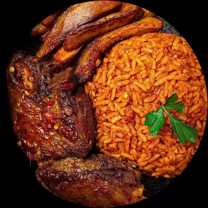 Jollof rice with chicken and plantain